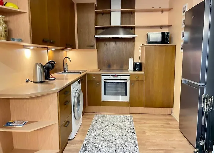 Lovely And Quiet In Kristiine. Free Parking. تالين