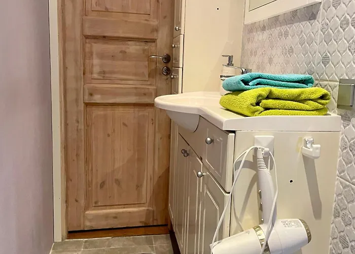 Lovely And Quiet In Kristiine. Free Parking. * Tallinn